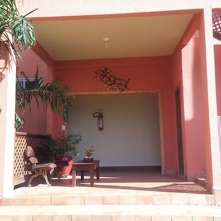 Pousada Recanto Do Cerrado Neropolis Exterior photo