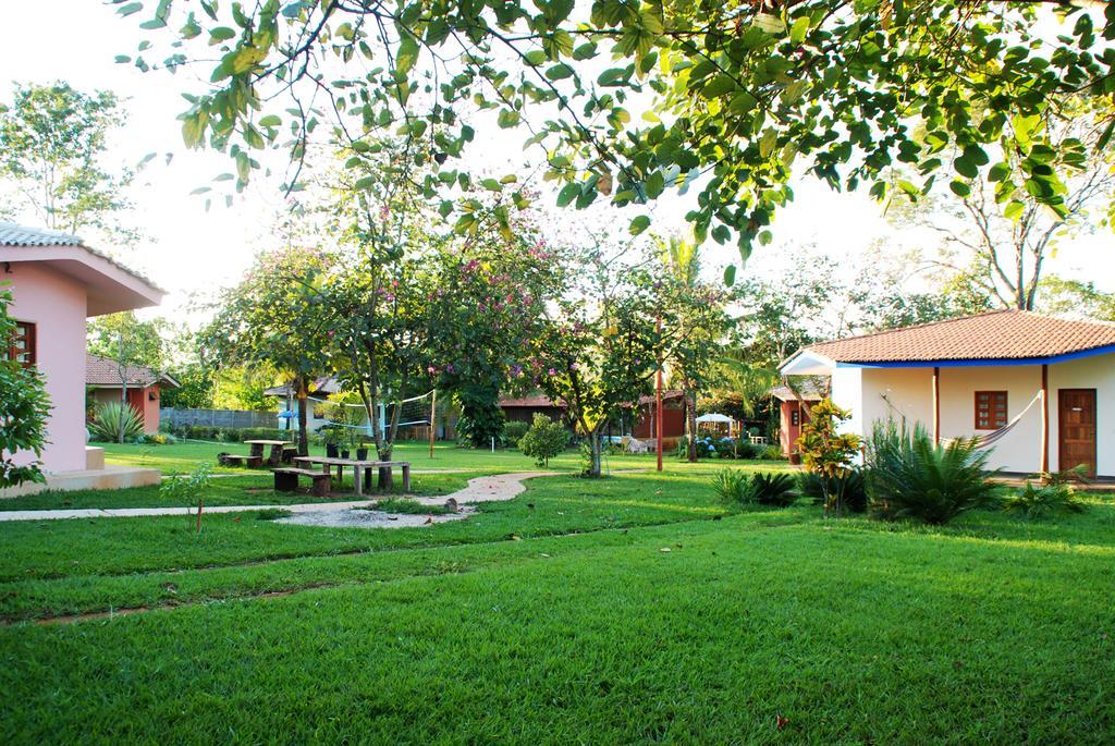 Pousada Recanto Do Cerrado Neropolis Exterior photo
